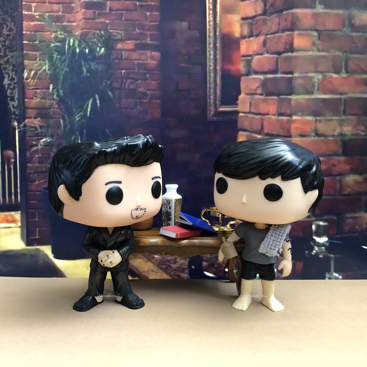 Did Magnus brew up a bottle of his 18th century sandalwood shampoo for Alec before he had to gave up his magic? Needless to say, I need answers.

#SaveShadowhunters
#ShadowhuntersChat