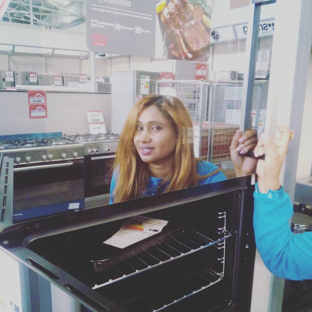 cathymalejane's tweet photo. I love the pictures taken today at Builders Warehouse, coming straight from an event where I was MCing, to check out the appliances we are talking about at 6.50am on Duma FM on Wednesdays, and 6.50am on Gabz FM on Thursdays.... Catch the #DiyBotswana show every week https://t.co/xGKq8aDzZc