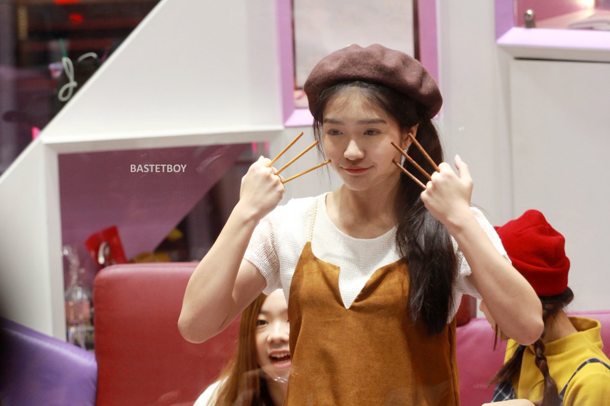 bastetboy1's tweet photo. The another part of #JennisBNK48 มุมกรอบนอกนุ่มใน ของลูกพี่ #BNK48 #OshiToppo #ToppoTH https://t.co/KKgpIsQ7Mz