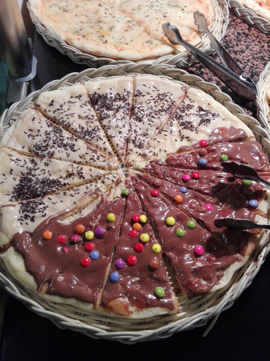 blogssipgirl tweet media