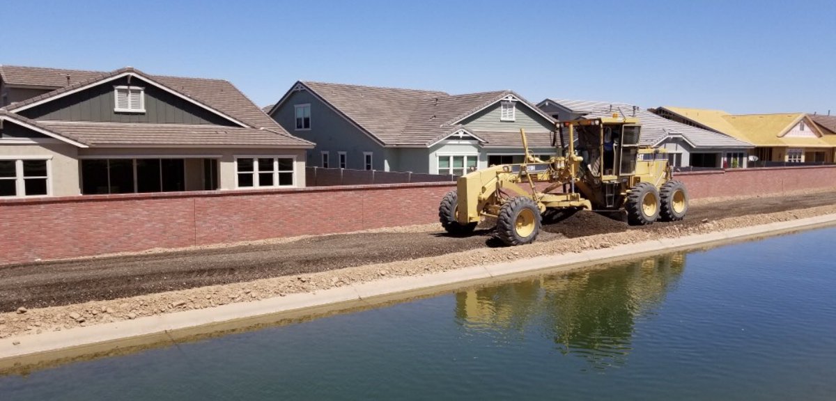 rwcdaz's tweet image. #RWCD crews applied over 19,000 tons of GSA material to our canal roads between Williams Field &amp;amp; Pecos. We hope this will keep dust down as our Zanjeros drive the canal roads, after evaluation RWCD will consider applying this on other canal roads. #irrigationdistrict #GilbertAZ