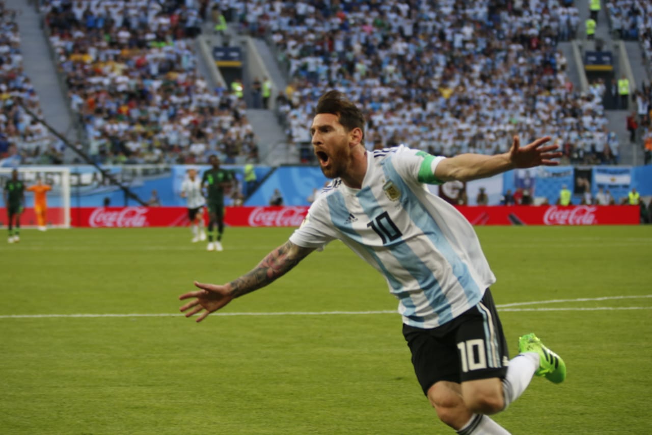 上的 Mauricio verdes, cinta Messi se subió a la ola verde feminista y gritó gol! https://t.co/Fbr7MeeL3q" / Twitter