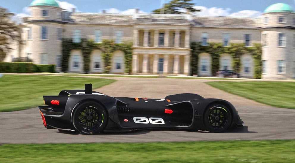 BBC_TopGear's tweet image. The fully autonomous #Roborace will attempt a self-driving Goodwood hillclimb run &amp;gt;&amp;gt; topgear.com/car-news/elect…