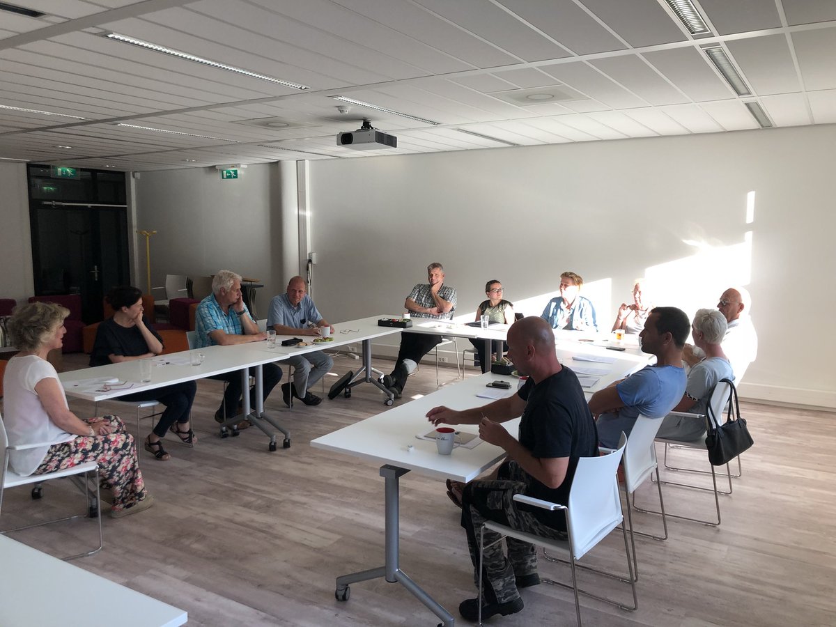 Vanavond weer een training op het programma: de (on)gemotiveerde bewoner. 

De training wordt benaderd vanuit het oplossingsgericht werken en stel de bemiddelaars in staat om oordeelloos te zijn over signalen. De bewoners worden vanuit het OGW in hun eigen kracht gezet.