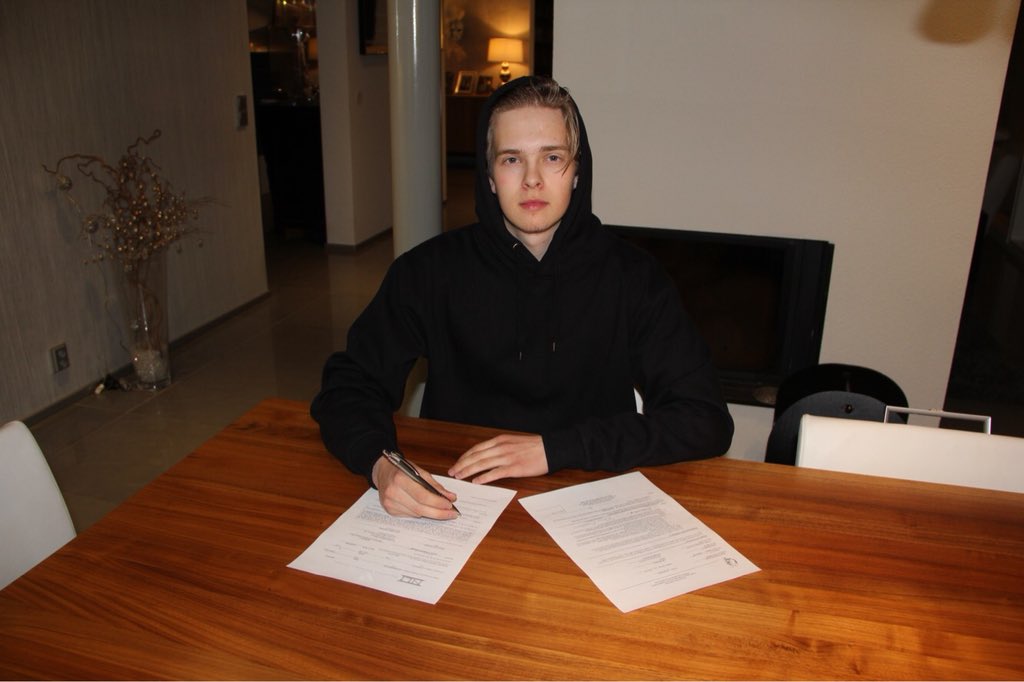 Proud to announce that I have signed my NLI to <a href="/ferrishockey/">Ferris State Hockey</a>. Thanks to all the teammates and everyone else that has helped me along the way. Especially Valtteri Salo! It was a great decision to join the <a href="/pallokerho/">HPK</a> back in the day. See ya! #bulldogs