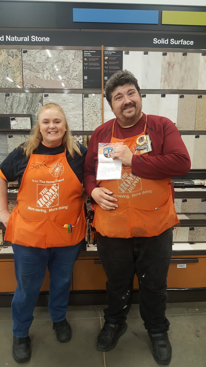 #4801PROUD Matt receiving his Homer for excellent customer service and teamwork! <a href="/jr_samuel2015/">JR Samuel</a> <a href="/britton_denny/">Denny Britton</a> @thd_young <a href="/thdpatrickbowen/">THDPATRICKBOWEN</a>