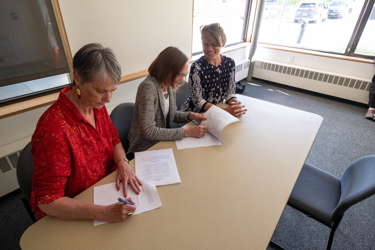 We officially signed our first faculty contract with CCV Pres. Joyce Judy yesterday. Neither education nor the work of union building bring much glory; mostly all hard work and blind faith in humanity. But, yesterday, we had a moment. #vtpoli #vted #HigherEducation #UnionStrong