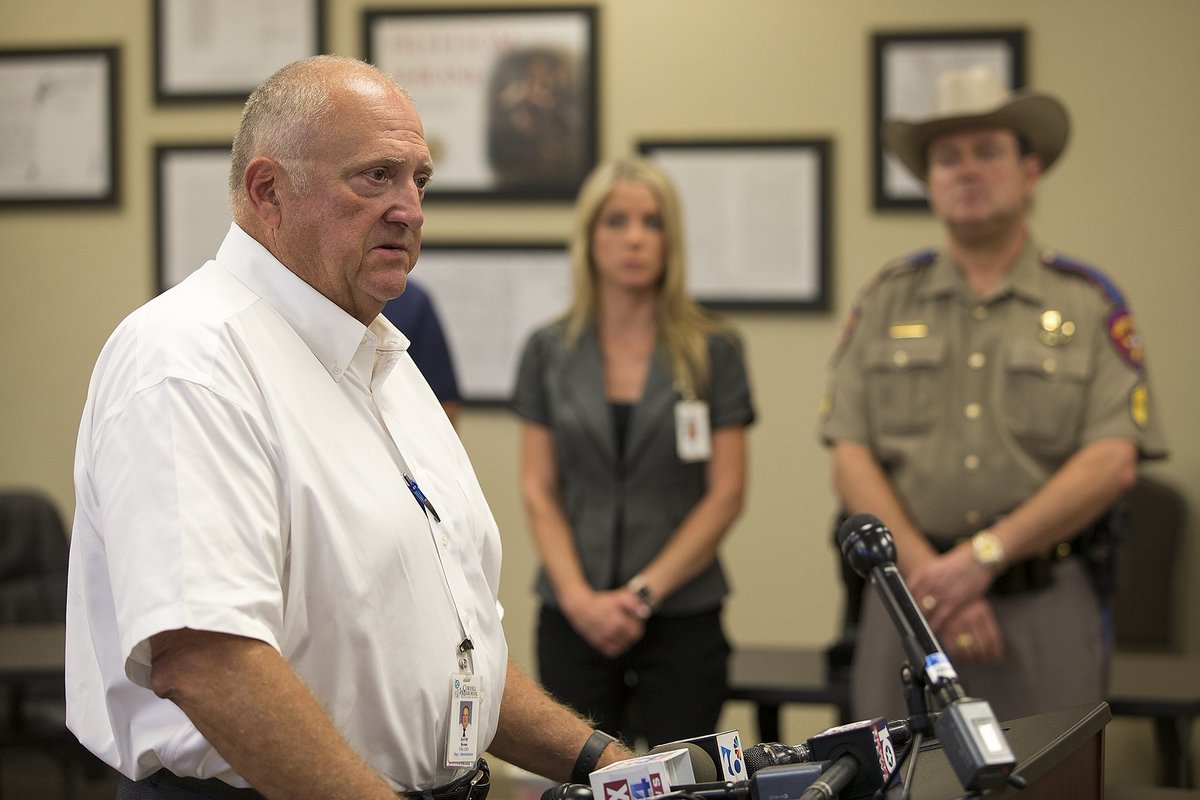 tdtnews's tweet photo. NEW: Images from #Coryell Memorial Hospital #explosion news conference by @tdtnews photojournalist Michael Miller. #HospitalExplosion #Gatesville https://t.co/jQSceW3lEo