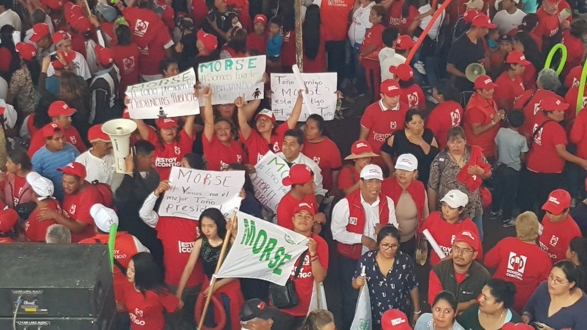 morseedomex's tweet photo. MORSE Chicoloapan presente en el cierre de campaña de nuestros candidatos. ¡Hoy demostramos lo que venimos mostrando a lo largo de la campaña, que MORSE es una familia fuerte y unida! ¡Vamos a ganar! 
#5de5 #MORSEMásFuerteQueNunca https://t.co/IcBbQnOmuV