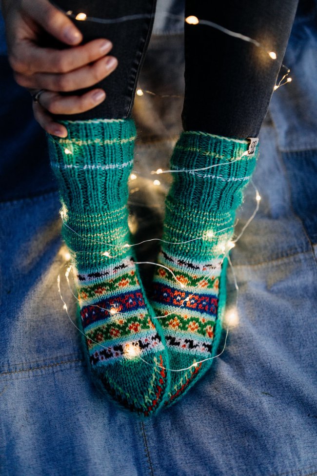 Want 10% off your next pair of Fazl Socks? Our website got a little #makeover and to celebrate we want to give you a discount! Head on over to shopfazl.com and scoop it up now :) #fazlsocks #sparkle