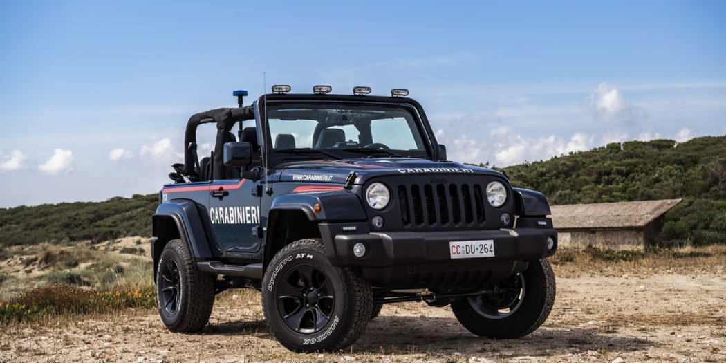 auto_app's tweet photo. Oggi a #Roma la consegna della nuova unità per i @_Carabinieri_ : è la mitica #JeepWrangler - > https://t.co/0x1F408C9v https://t.co/58jZpXV7fb