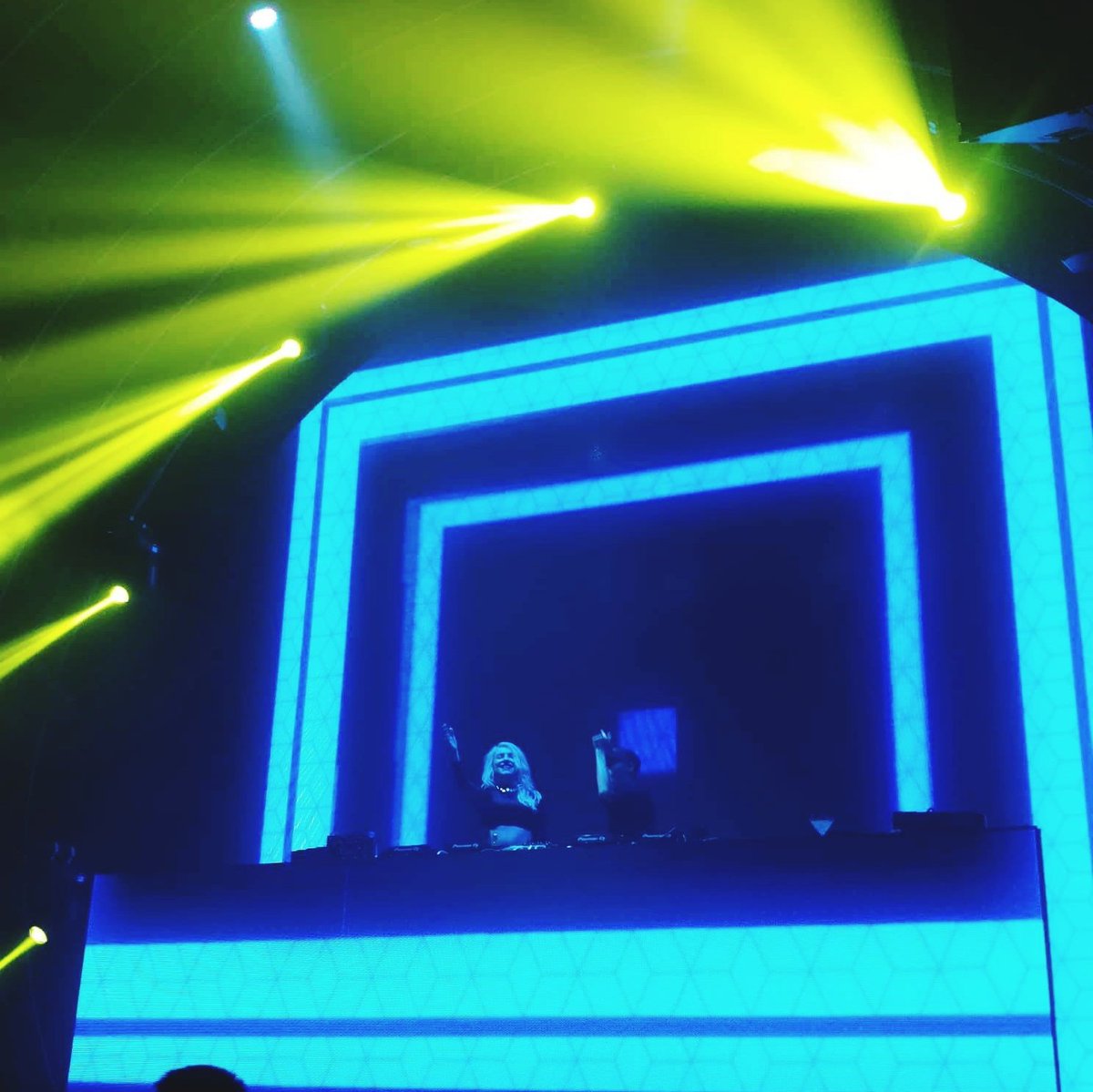 SinThuta's tweet photo. @djlialisse supported my set 🇲🇲 https://t.co/8HHwg7zURO