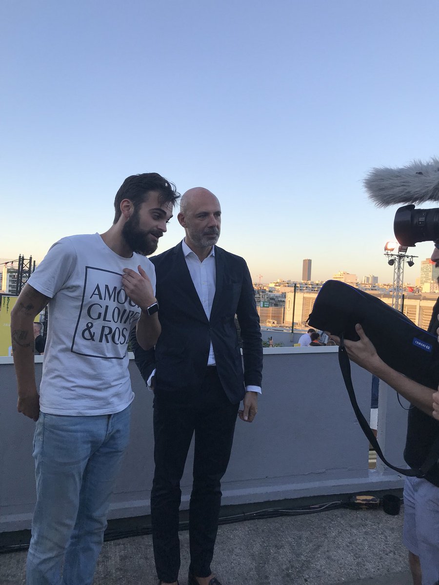 lachoseparis's tweet photo. Interview @lachoseparis  et @CCIstore  😍 #AWDELACOM https://t.co/tuK209kvE2
