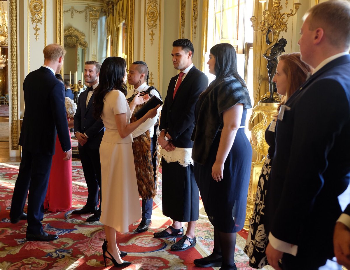 RoyalFamily's tweet photo. The Duke and Duchess of Sussex then met Queen’s Young Leaders from Australia, New Zealand and Tonga ahead of Their Royal Highness’ tour in the Autumn. #queensyoungleaders https://t.co/BjxpeE298J