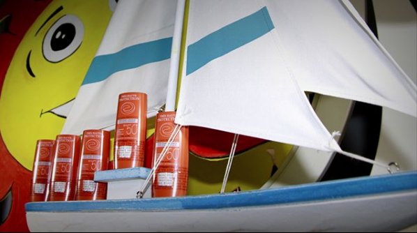 PharmaNavas's tweet photo. Nuestros solares ya están preparados para el verano 😎☀️
.
.
#pharmanavas #parafarmacia #cosmetica #cuidate #cuidale https://t.co/31BWCX77Mc