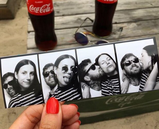 InterRailingPac's tweet photo. Fabulous pic from Amy Perrin in Berlin - and yes, we totes noticed her nails match the coke label 😉. #interrail #interrailing #interrail2018 #interrailing2018 #interrailingpackages #europe2018 #traveleurope #europe #backpackingeurope #discovereurope
#seetheworld #studenttravel https://t.co/rnbAp3jazb