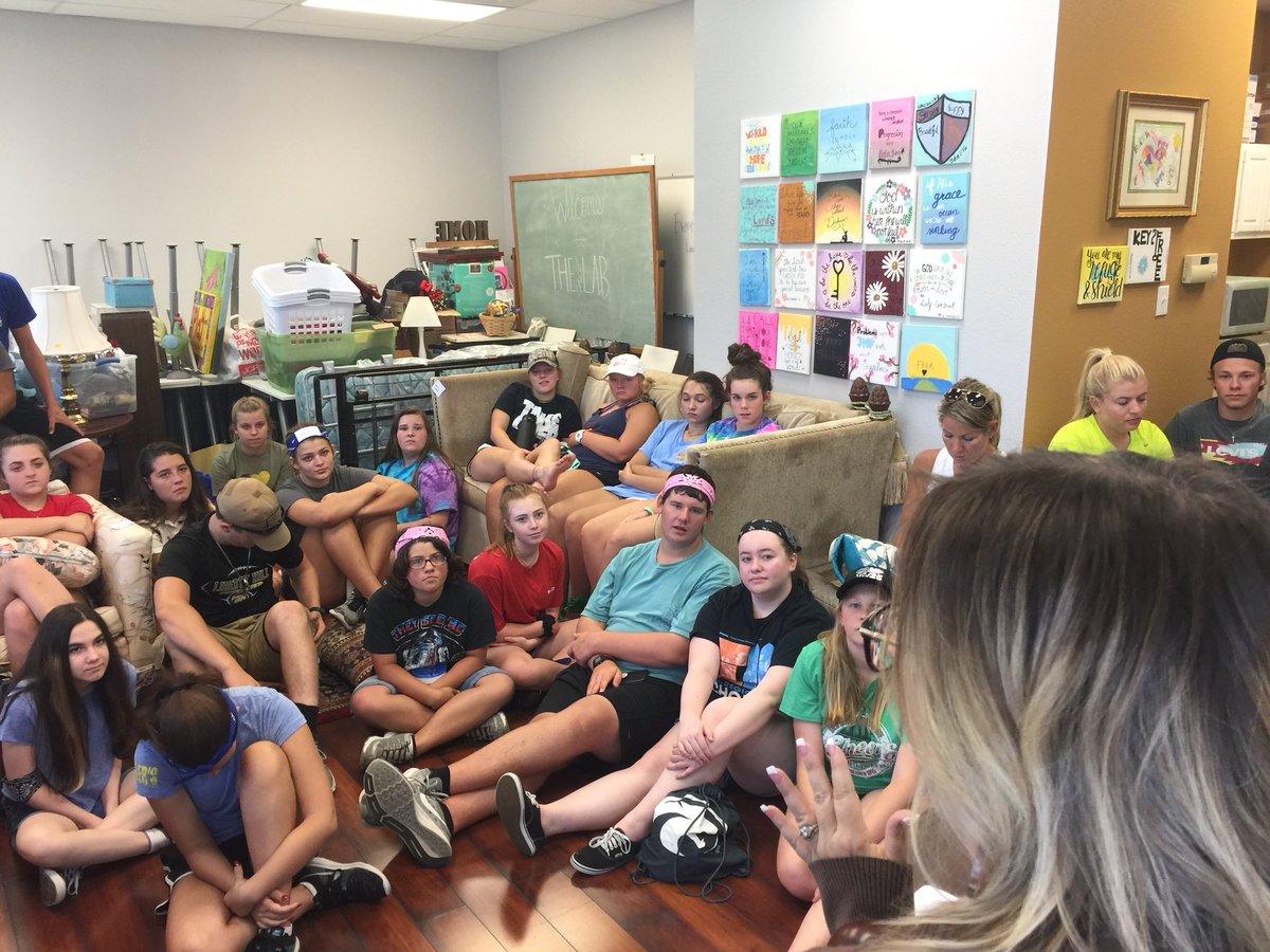 TheKey2Free's tweet photo. Fantastic group of hard working teens from @rockpointechrch listening to Human Trafficking 101 #K2Fmakingithappen https://t.co/H7aPXCD66i