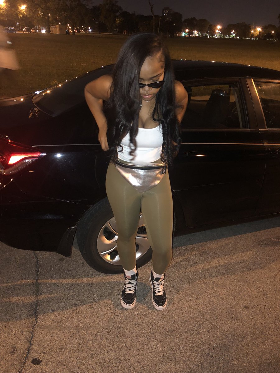 BaddieeM_'s tweet photo. I bee 🐝 Cool As A Cat 🐱 ,Stating All Facts 👅💫 https://t.co/dnMsMBl348