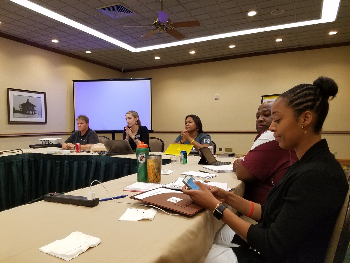 DocMoff8's tweet photo. @EDACNATA committee meeting starting NOW. Discussing #BeTheMatch #NATA2018 https://t.co/JSSgY4knIz