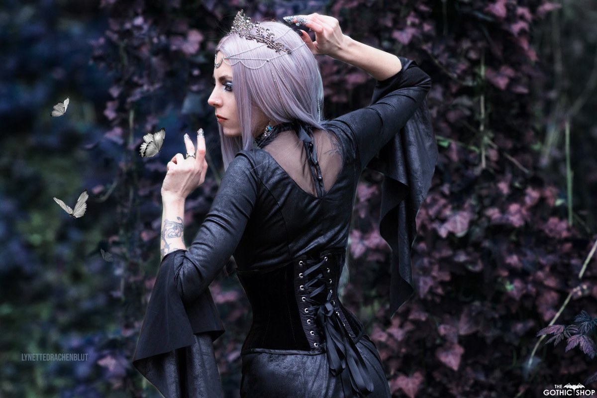 thegothicshop's tweet photo. Model: #LynetteDrachenblut
Moonspell Dress by #punkrave: https://t.co/djt8C2cygR
Choker by #alchemygothic: https://t.co/DS7jCWyCQE
Crown: #elephantshome
Underbust: #Orchardcorset
Wig: #feshfen
Contact lenses: #honeycolor.com
Photography: #LDrachenblut_Moonspells https://t.co/LRSrMhSN6g