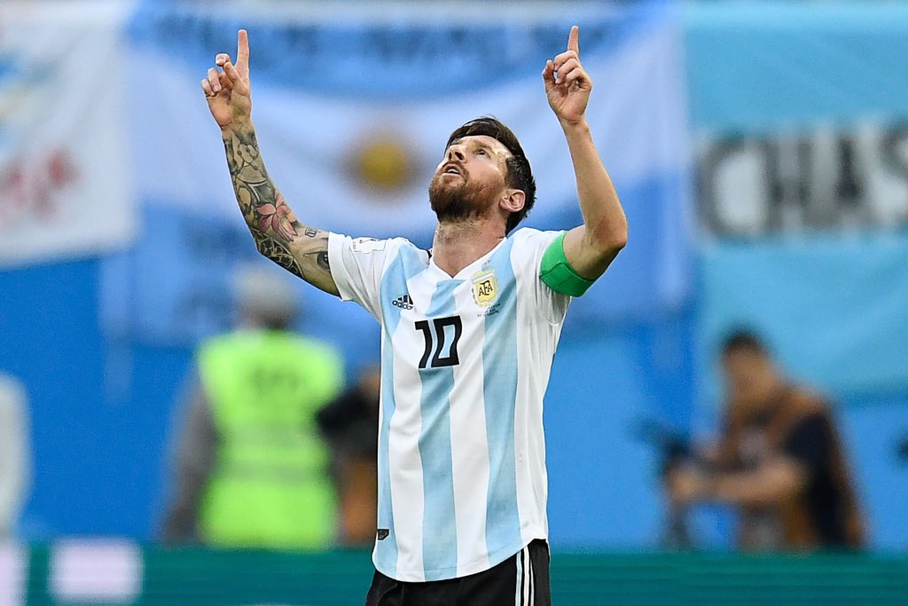Argentina, a octavos. Viva el fútbol. Te lo mereces, Leo