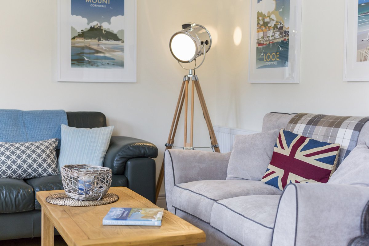 Driftwood_Penryn_Cornwall tweet media