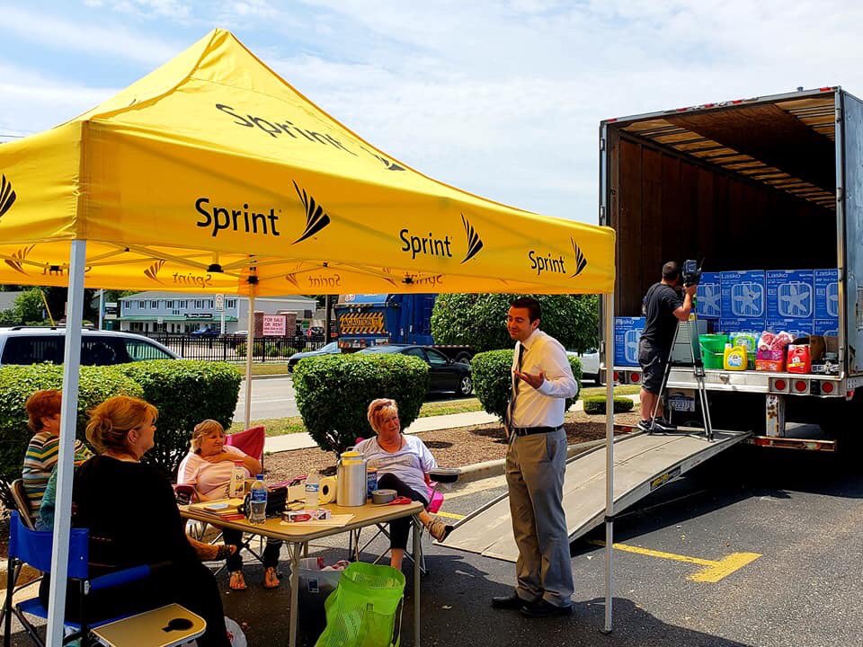 MPleasantSprint's tweet photo. Help fill the the Semi! We are collecting much needed supplies to help with disaster relief in the upper peninsula!  Today and Tomorrow 9 to 9 at Ric's in Mt.Pleasant.  Look for the BIG TRUCK! https://t.co/6eQKNYnJ2b