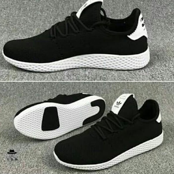 FBloggers11's tweet image. *Adidas pharell william*
*Rs-1700/-*
free shipping 
size 41-45
📲 What&apos;s app- 9990624415
@FBloggers11