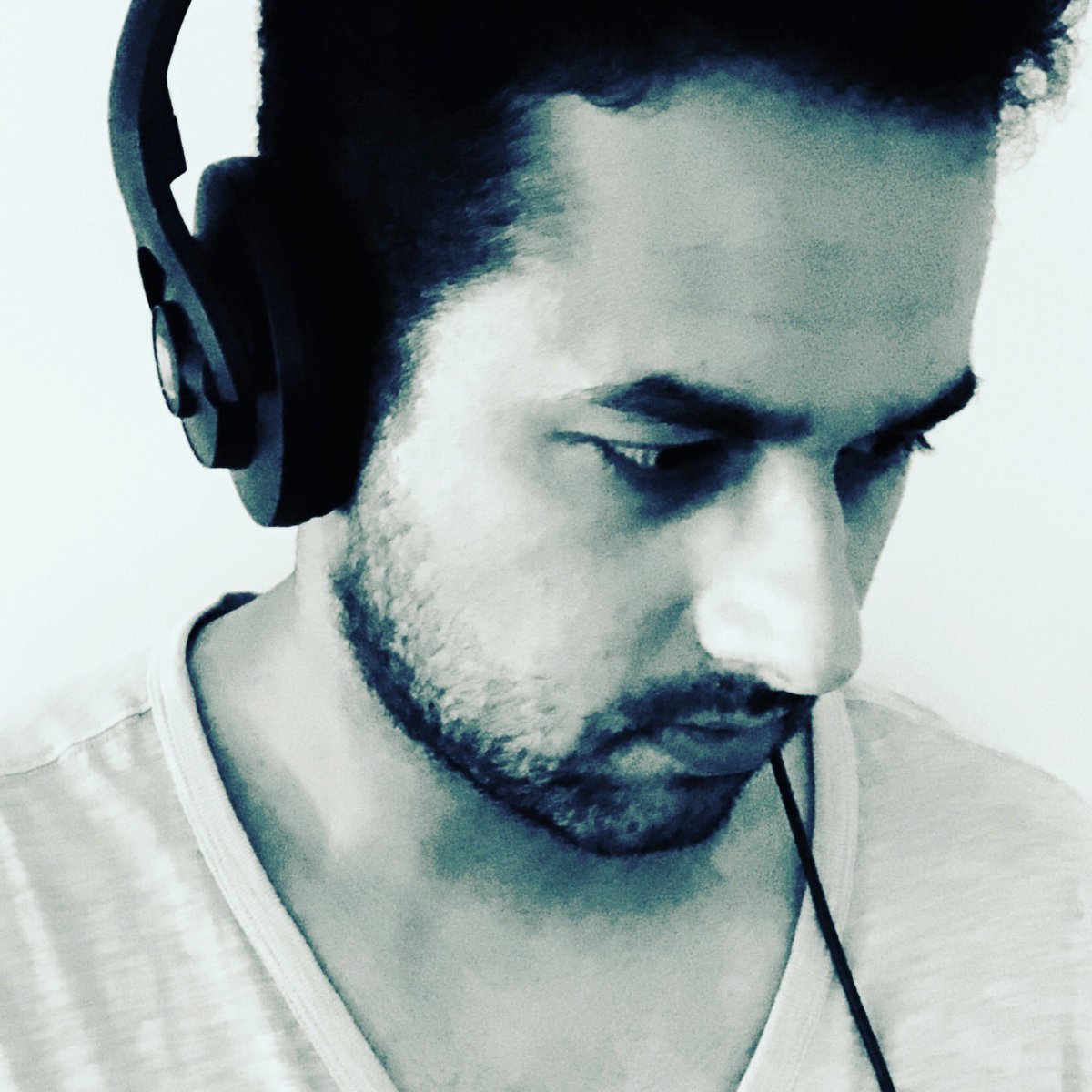 Back to the #studio....#mojo comin’ back to life. Will be sharing more soon. X #songwriter