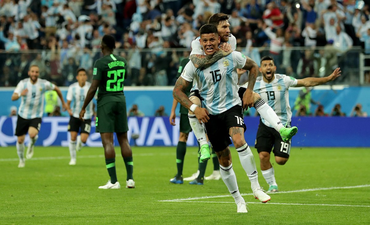 スポーツナビ サッカー編集部 W杯 グループd ナイジェリア 1 2 アルゼンチン 試合終了 メッシの今大会初ゴールと 終盤のロホの劇的勝ち越し弾でアルゼンチンが勝利 2位でグループリーグ突破 試合詳細はこちら T Co スポーツナビ サッカー編集部 W杯 グループd ナイジェリア 1 2 アルゼンチン 試合終了 メッシの今大会初ゴールと 終盤のロホの劇的勝ち越し弾でアルゼンチンが勝利 2位でグループリーグ突破 試合詳細はこちら T Co