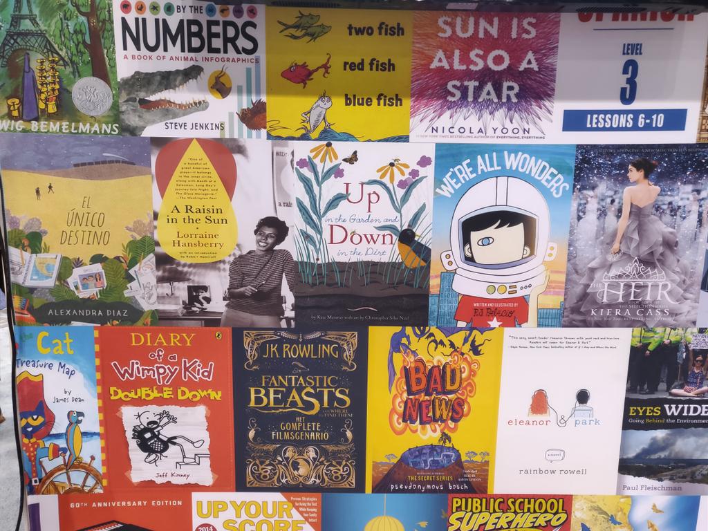 #ISTE18 This is my kind of booth <a href="/OverDriveLibs/">Follow @OverDriveInc</a>! #expohall #libraries #lookatallthebooks