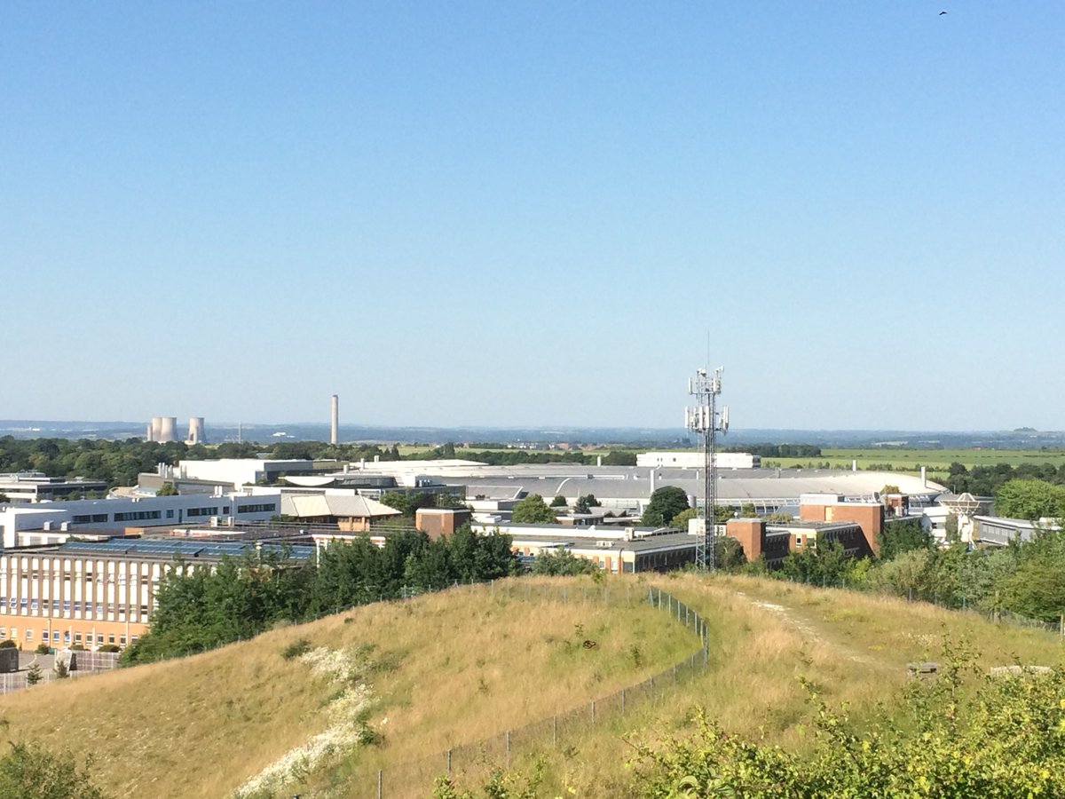 sci_e_m's tweet image. “If you liked it you should have put a ring on it”. Yeah a synchrotron ring. Only a synchrotron ring. No other proposals accepted. #phdlife #whatisdata #synchrtonlife @DiamondLightSou