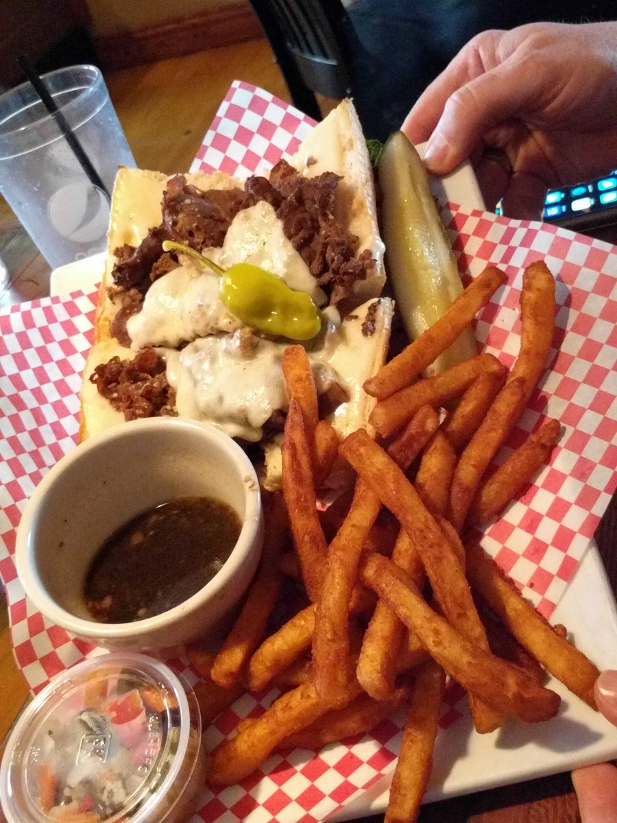 ILGreatRiverRd's tweet photo. There is no doubt about it, the #GRRIL has flavor by the mouthful! Share your favorites at https://t.co/wE0CfKWbVi or on instagram with #GRRFlavors and enter for your chance to win $500! Use it on your next trip to savor the flavor along the #GRRIL! https://t.co/Pj8A8Vd7Cy