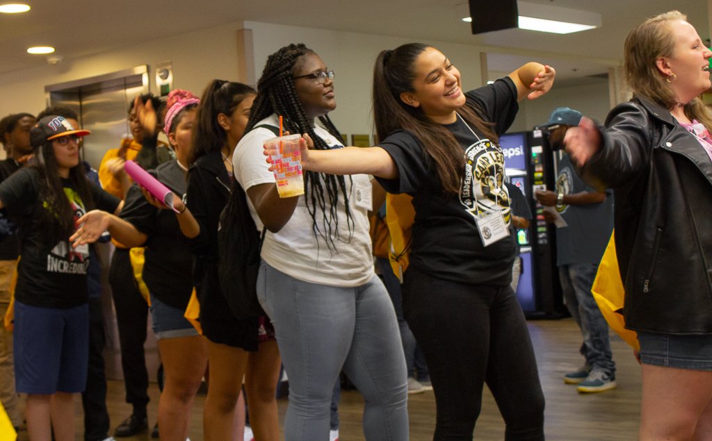 PurdueNorthwest's tweet photo. #CampLeo is all about getting high school students prepared for their next steps after graduation and into college. #PNWPride
https://t.co/2gAsE1sMV9 https://t.co/u1F6TizEgS