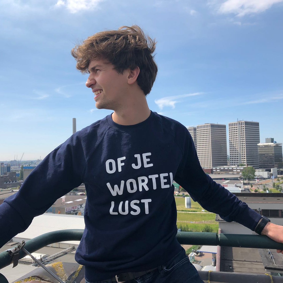 Zwoel maar fris maar zwoel. Van die avonden. Voor die avonden is de OF JE WORTEL LUST-trui van <a href="/knakwortel/">Knakwortel</a> bij uitstek geschikt. Hij is van biologisch katoen en zo zacht als een poezenbuik. Je trakteert jezelf (en je moeder) op zo'n lekker ding via knakwortel.nl 🦄