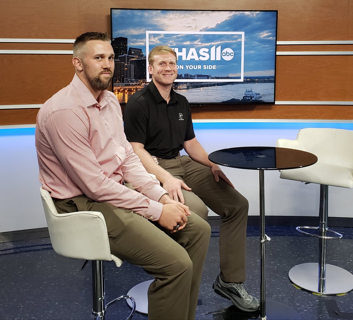 Sherlenemediapr's tweet photo. Look who just walked into the @WHAS11 studio to talk to @whas11rachel! Its two members of the 2013 @uofl mens basketball team #stephenvantreese #timhenderson #5yearreunion @4thstlive on Friday #the411 #riseabove2013 https://t.co/VNiaJOqMnj