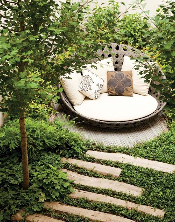 20 Cozy outdoor nooks inspiring your inner bookworm onekindesign.com/2015/08/07/20-…