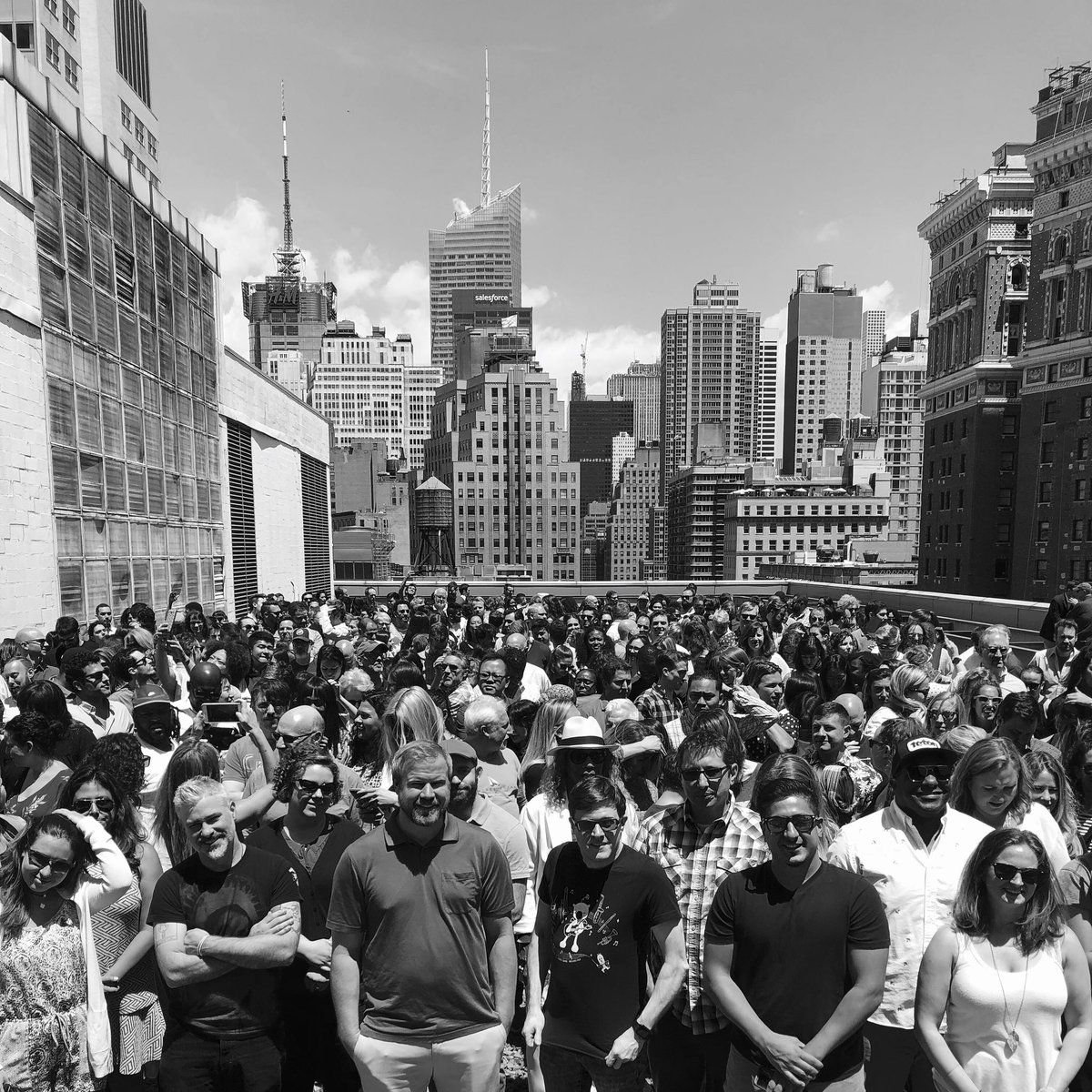 FCBHealthNY's tweet image. Making FCB history, our first ever network photoshoot from the rooftop of 33rd street! 🏙 #neverfinished #boldbeginnings #fcbhealthnetwork