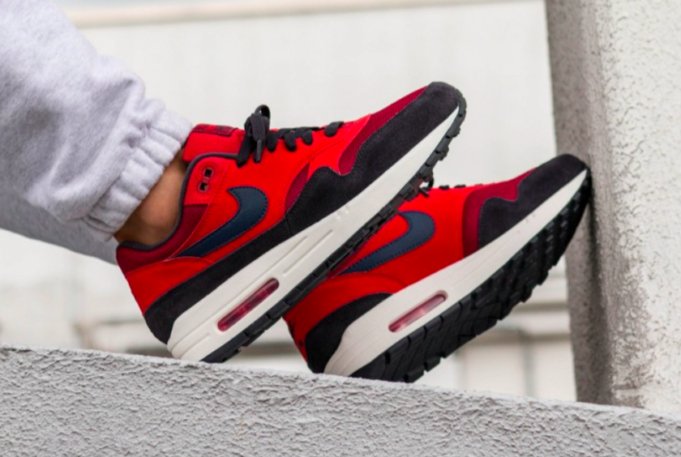 7Filthy's tweet photo. Nike Air Max 1Red Crush/Midnight Navy and University Red drops July 1st. #sneakers #sneakerhead #kicks #instakicks #sneakerheads #sneakerholics #sneakerporn #nike #AirMax #dopeshit #FilthyLIFE https://t.co/MrsEyviVLq