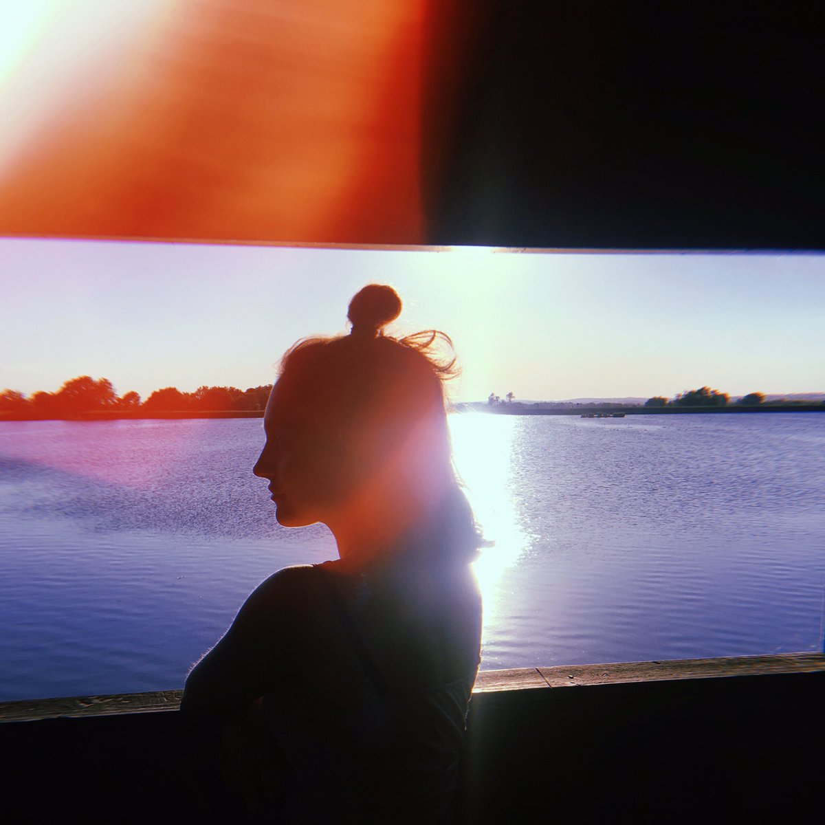 IzzyRoseMolloy's tweet photo. summer has arrived🌻✨💛x @Elle_Loder https://t.co/rlOoSqTOoD
