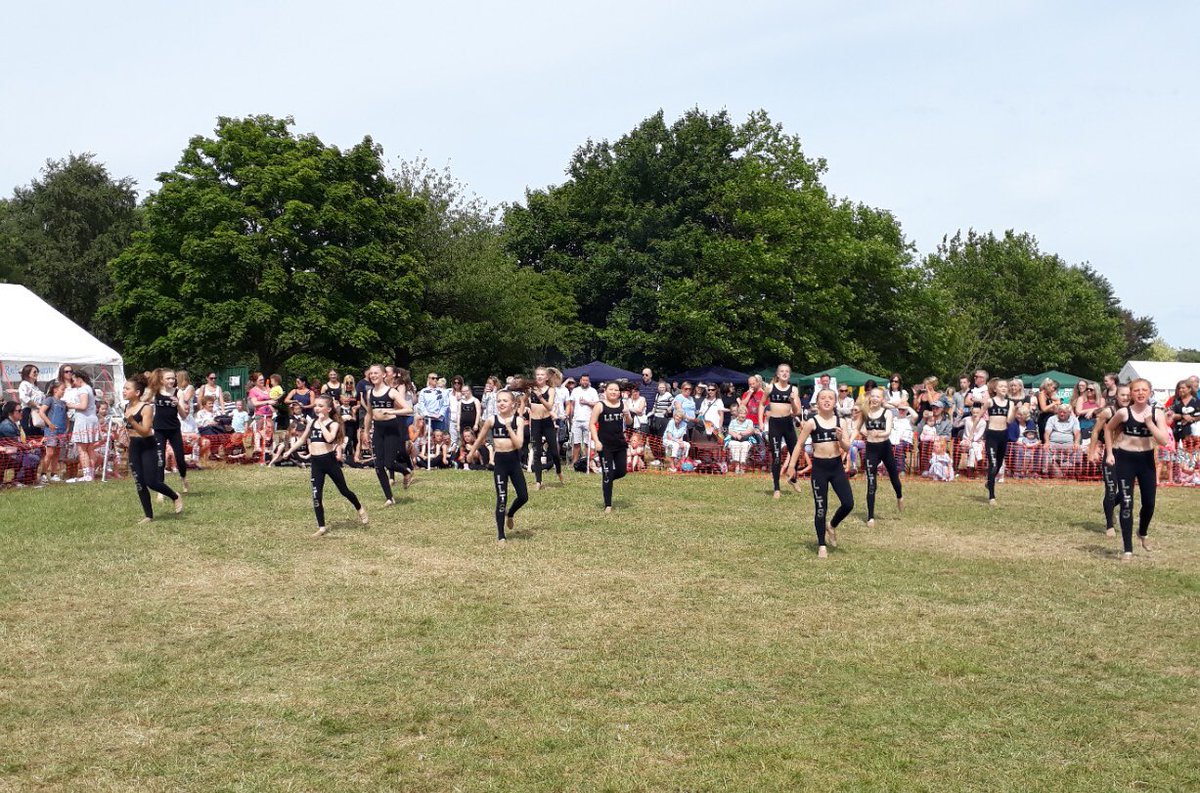 Sportsfunday's tweet photo. We had a great day on Saturday with loads of local groups involved and over 2000 people! All our bbq sold out and our 700 homemade cakes!Thank you all for coming and see you next year! #seftonhour https://t.co/KydElIcDRB