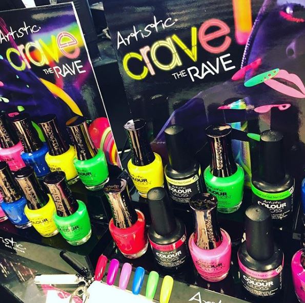 Artistic_Nail's tweet photo. Everyone is raving about our Crave the Rave collection! Have you gotten your hands on it yet? It glows under a blacklight! Photo by @beautygurulynette.mb #ArtisticNailDesign #cravethecolor #ravenails #neonnails https://t.co/zh5N1cqnqi