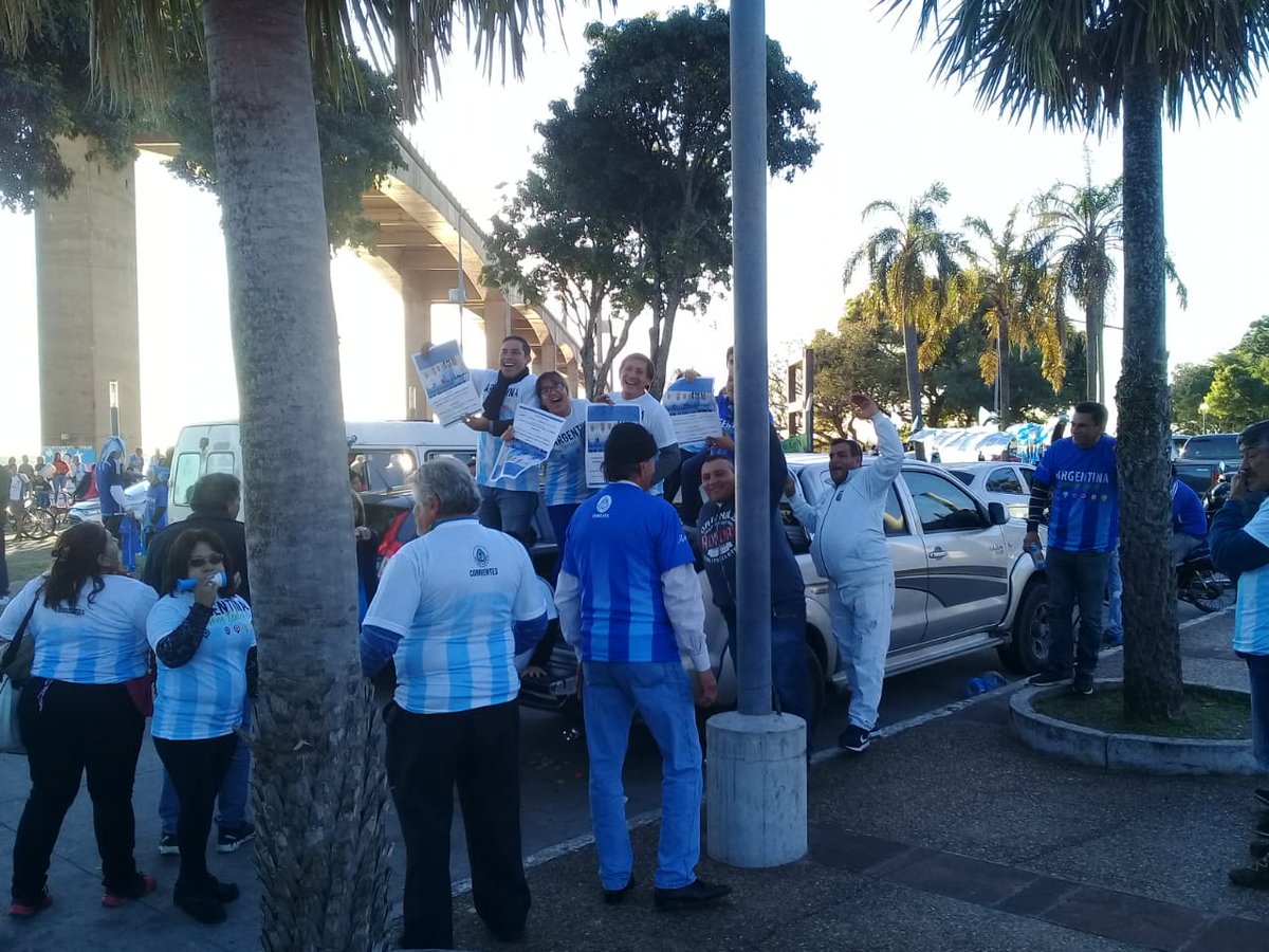 rsudamericana's tweet photo. #Rusia2018 en #Corrientes🇦🇷| Así festeja la gente tras el #TRIUNFAZO😉🎉🎉 de @Argentina ante #Nigeria que le habilitó el pase a Octavos👏 #SomosMundial⚽️ #Compartinos #TuFoto https://t.co/sTxbCBKJHs