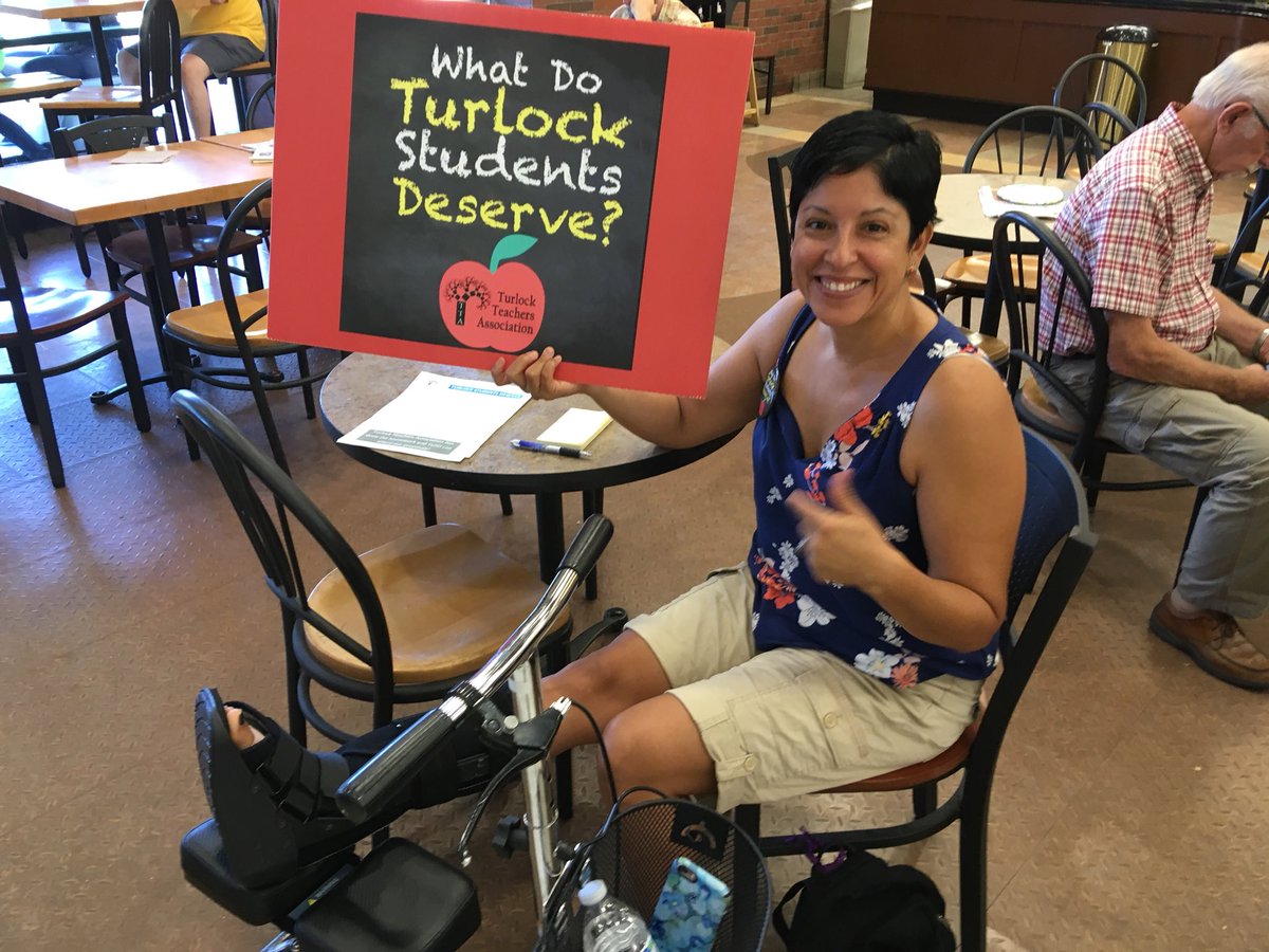 TurlockTA's tweet photo. Wendy Langford chose to have treatment during the summer so that she would not miss school in the fall. And she still shows up for community engagement! #TurlockStudentsDeserve #WeAreCta #TUSDSummer18 https://t.co/PdgXVRb8e7