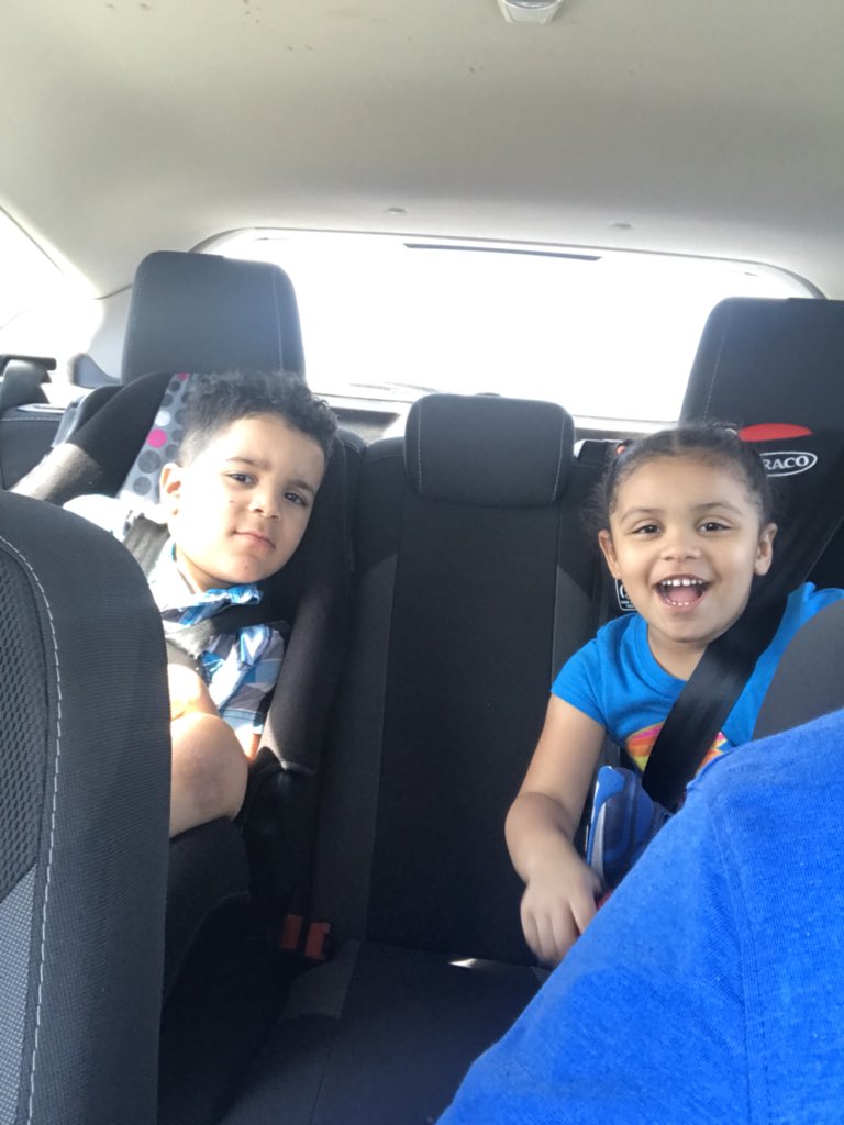 A_JevonCrite's tweet photo. On way to @WashMystics game w/ my little ppl #twinchronicles https://t.co/tLkAYPbdDj