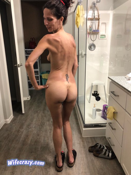 Back from the water park 💦 Time to start working on my tan again   #tanwife https://t.co/8cCRVbQ6Kg<a href="/tag/tanwife"class="tags"><span>#tanwife</span></a>