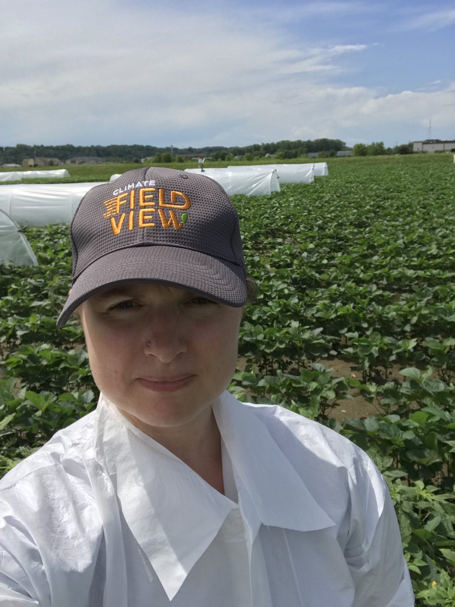 atmpstt's tweet photo. Check out this stylish #Tyvek lab coat that came free with my field work today #soybeans #Illinois https://t.co/1ARWybXFlf