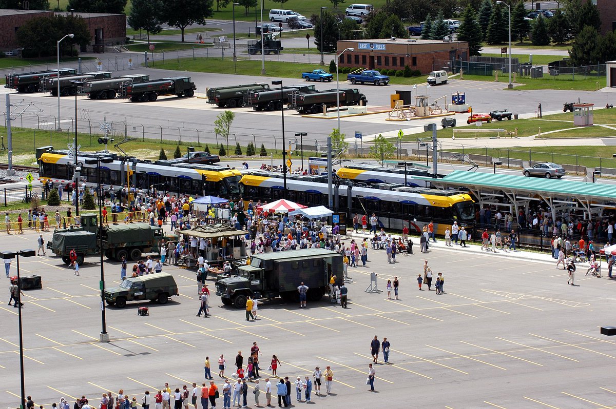 MetroTransitMN's tweet image. Today marks 14 years since we started service for the Hiawatha Line, which is now known as the METRO Blue Line. Join us in wishing the Blue Line a happy birthday! #metroblueline