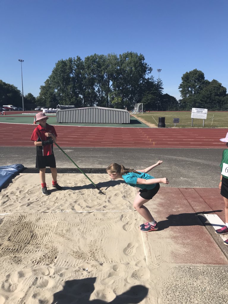 A smashing afternoon for outer Year 3/4/5 Athletes at Quadkids hosted by  <a href="/KingEdVIsport/">King Edward VI Sport</a> at Bury Leisure Centre. Some fantastic team work and personal challenges achieved. A great competition 🥈