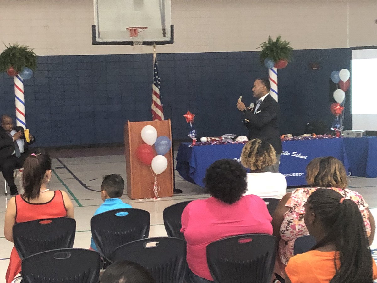 TeachWillLewis's tweet photo. Thank you @hiphopstaterep for dropping by today and leaving students at @Mcpss100 with some encouraging words. #RealKnowledge 🔥 🔥 🔥 #ProgramShowcase https://t.co/j8X2L1QsUg